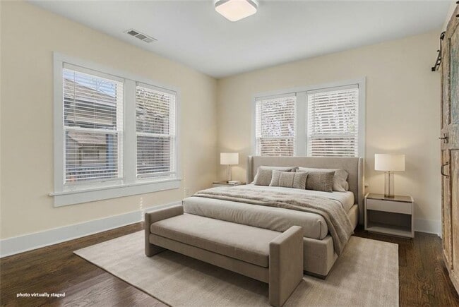 Photo - 287 MacKenzie Dr NE