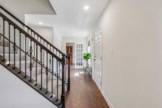 Photo - 1105 Deerfield Dr