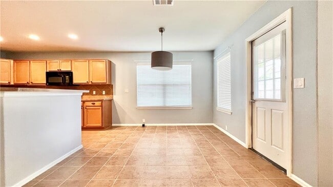 Photo - 784 Kingfisher Ln
