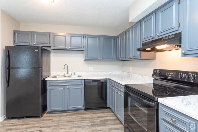 Carriage House Townhomes - Carriage House Townhomes