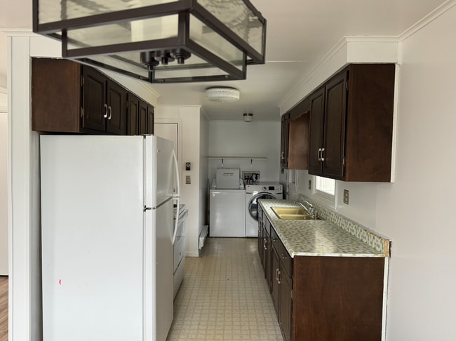 Photo - 207 Grandview Ave