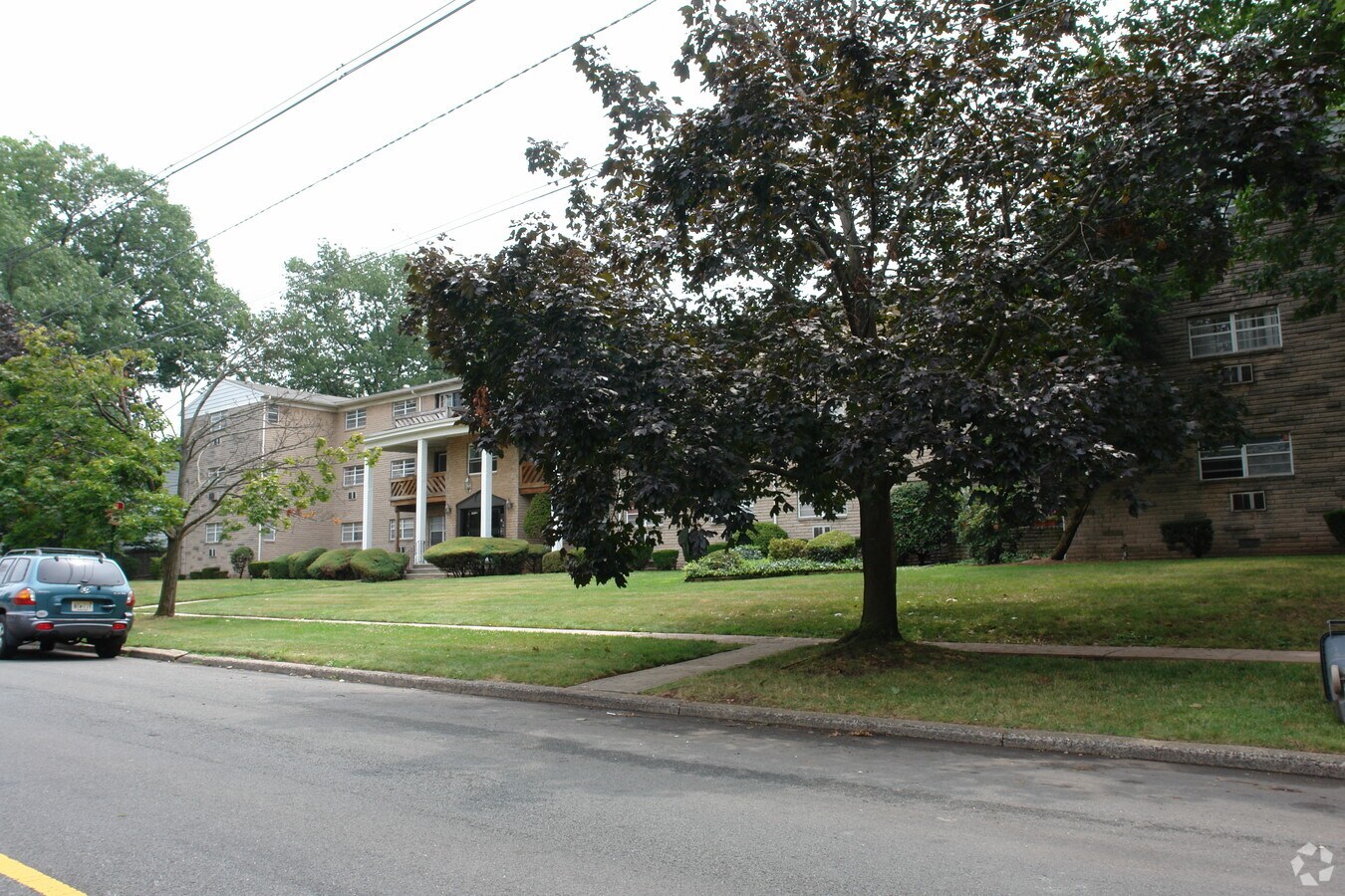 792 E 3rd Ave - 792 E 3rd Ave