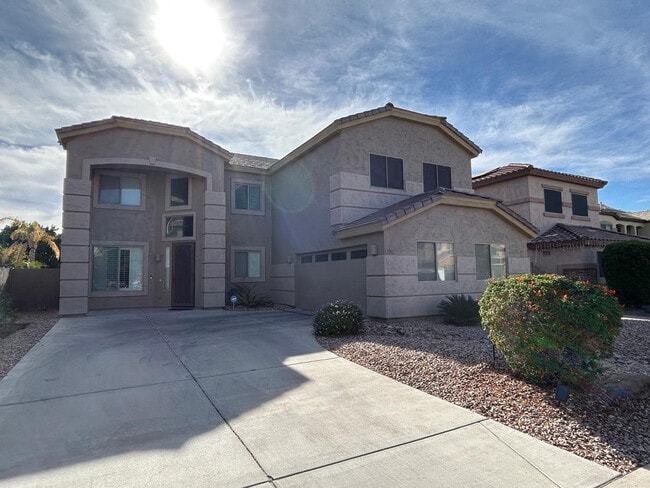 Building Photo - 5411 W Rowel Rd