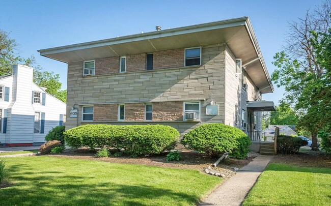 Photo - 605 W University Ave