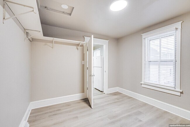 Photo - 712 W Lorain St Unit 714