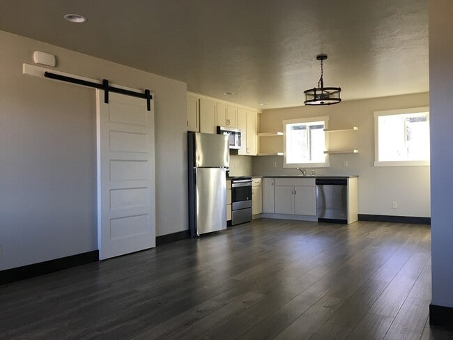 166-218 Jewel Basin Court
