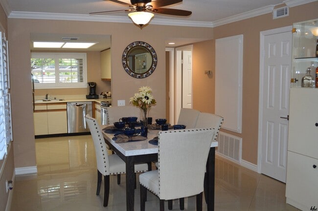 Photo - Mesquite Country Club Furnished End Unit. SEASONAL Unidad E31