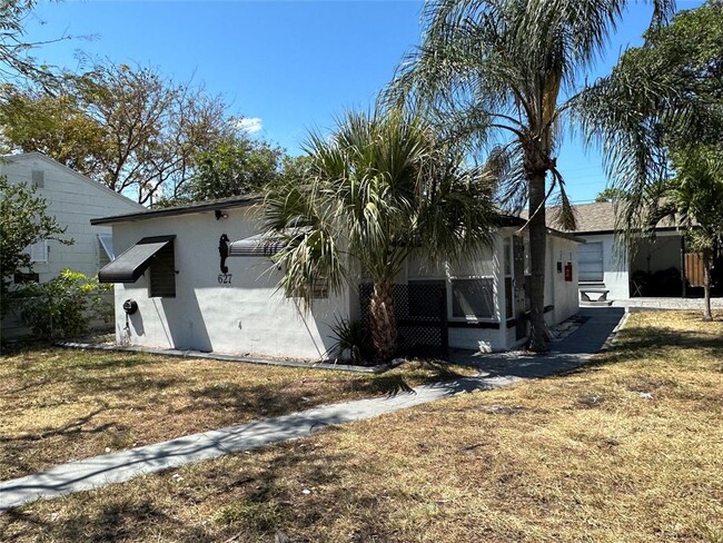 Building Photo - 627 W Pine St Unit 3