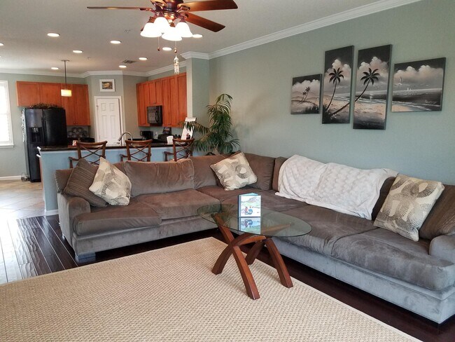 Photo - 132 Greenwich Cir