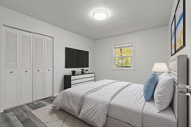 Photo - Hillcrest