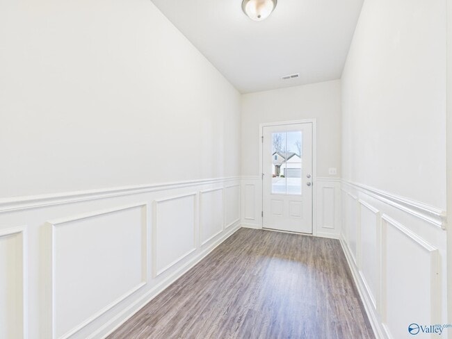 Photo - 149 Fernhill Dr NW