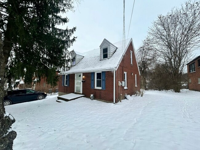 Building Photo - 151 Collins Dr