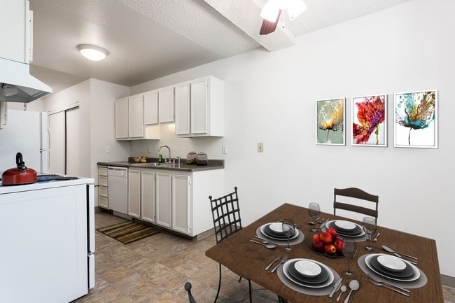 Photo - Indian Hills Apartments