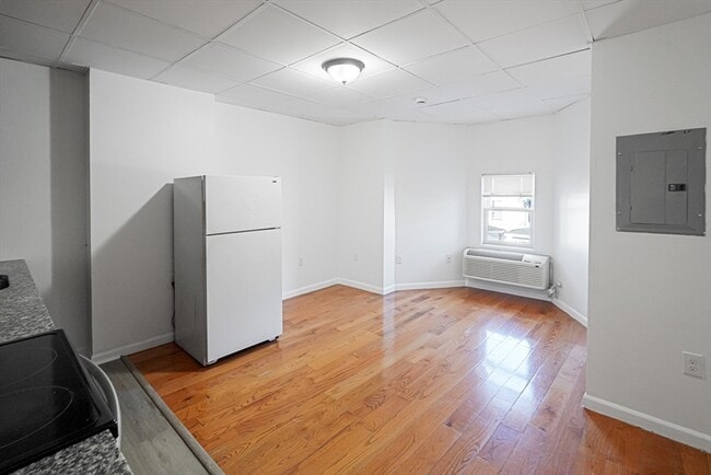 Photo - 8-10 Allen St Unit 2F