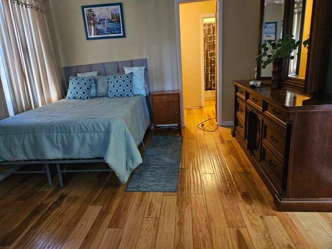 Building Photo - 3624 Ave De Gien