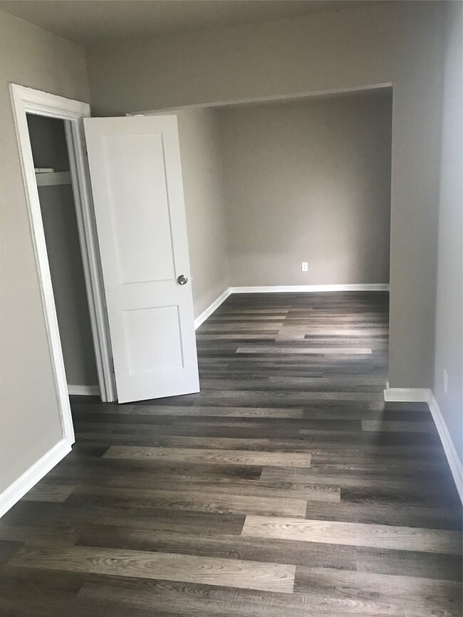 Photo - 1711 W 5th St