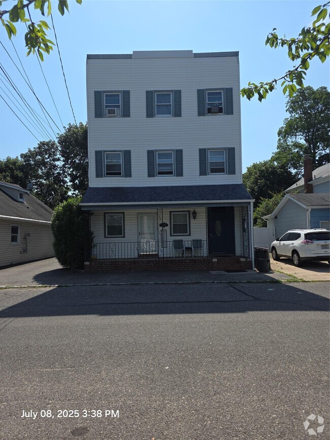 Building Photo - 119 S 6th St Rental