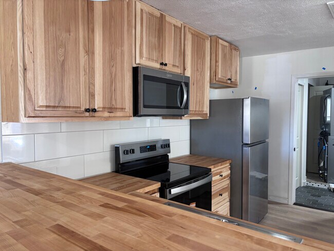 Photo - 9402 Claremont Ave NE Unit B