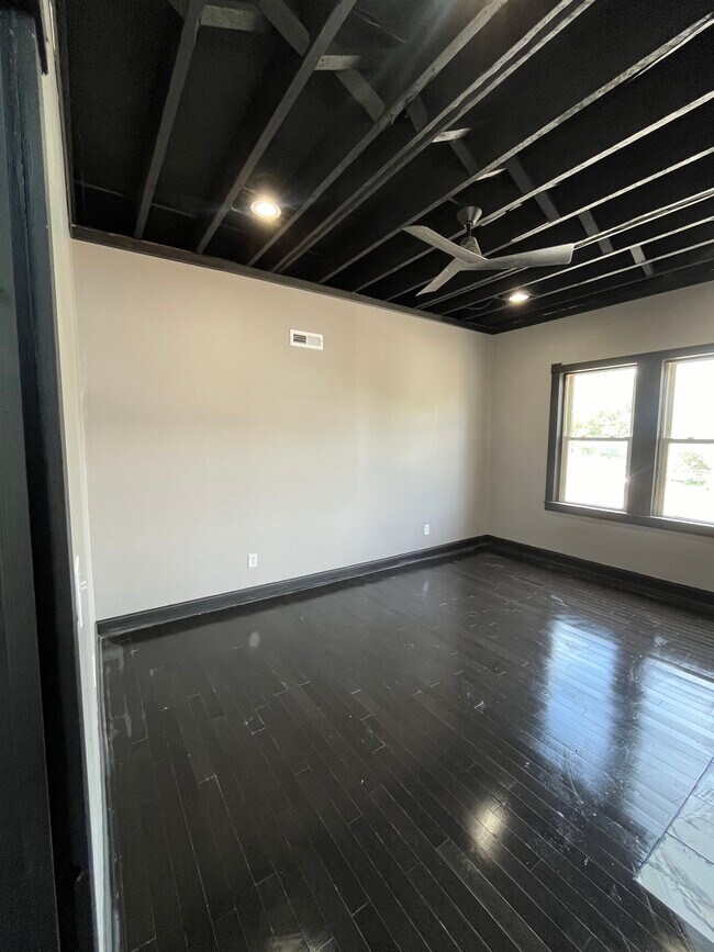 Photo - 2832 Stanton Ave Unidad 2