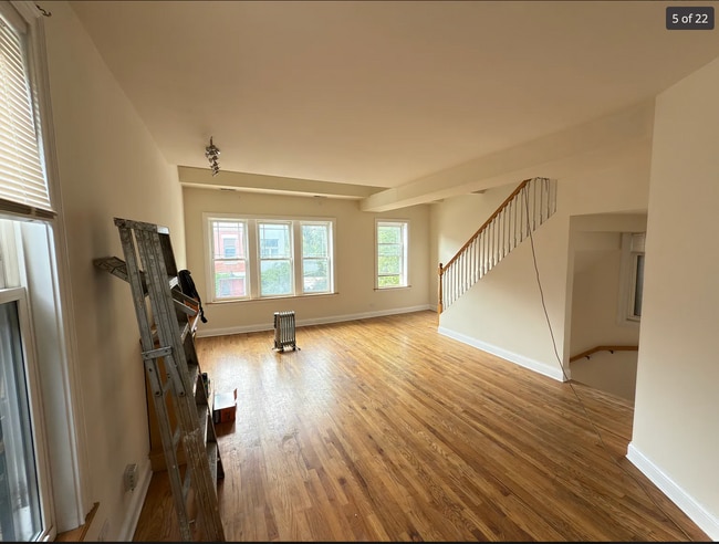 Building Photo - 1720 W Beach Ave Unit 2 Rental