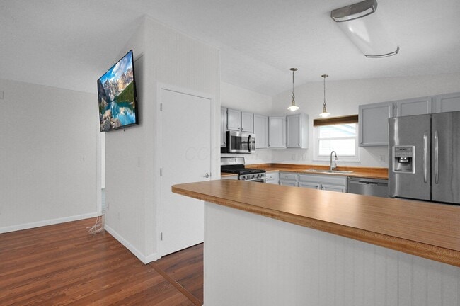 Photo - 1174 Obetz Rd