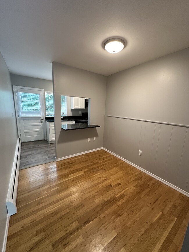 Cocina de abedul - Summit and Birch Hill Apartments