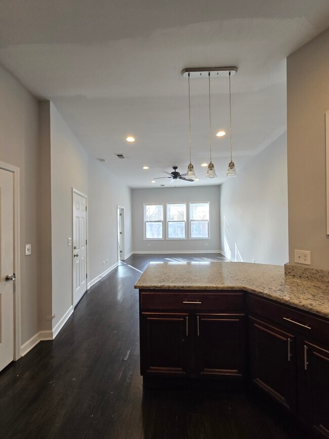 Photo - 2414 W Fullerton Ave Unit 2