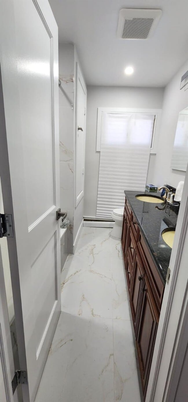 Photo - 218 Juniper Cir S