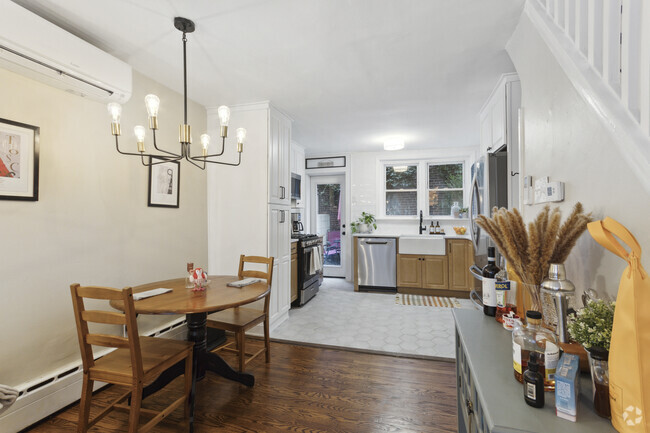 Building Photo - 715 Ellsworth St Rental