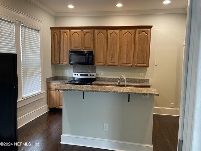 Photo - 430 E 7th St Unit 430
