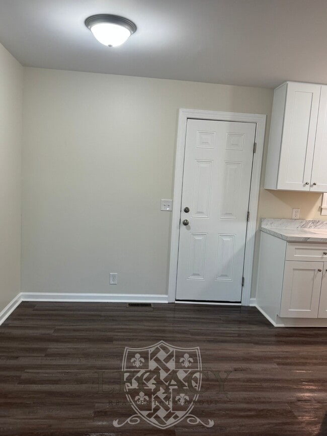 Photo - 2316 Woodridge Dr