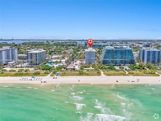 Building Photo - 9341 Collins Ave Unit 9341 Collins Ave appt 705 Rental