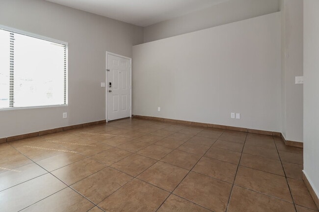 Photo - 8516 W Elm St