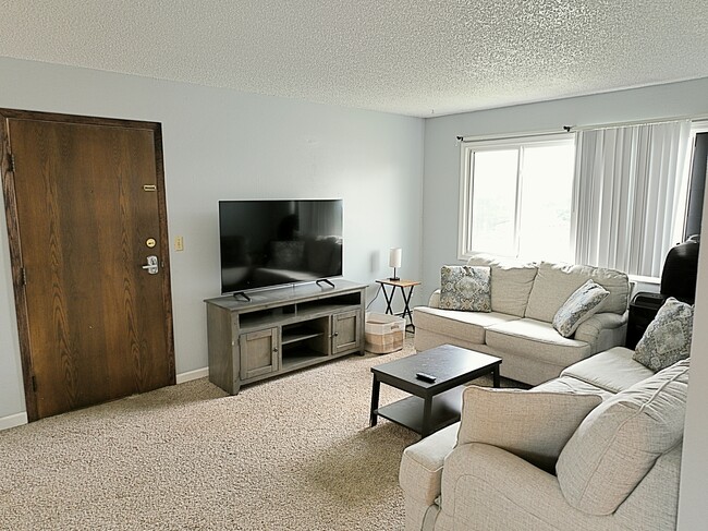 Building Photo - 1300 14th Ave NW Rental