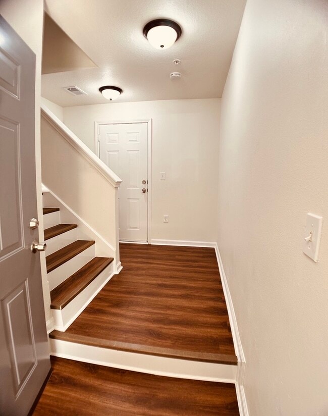 Main Door Entry - 1575 Ridenour Pkwy NW Unit Ridenour