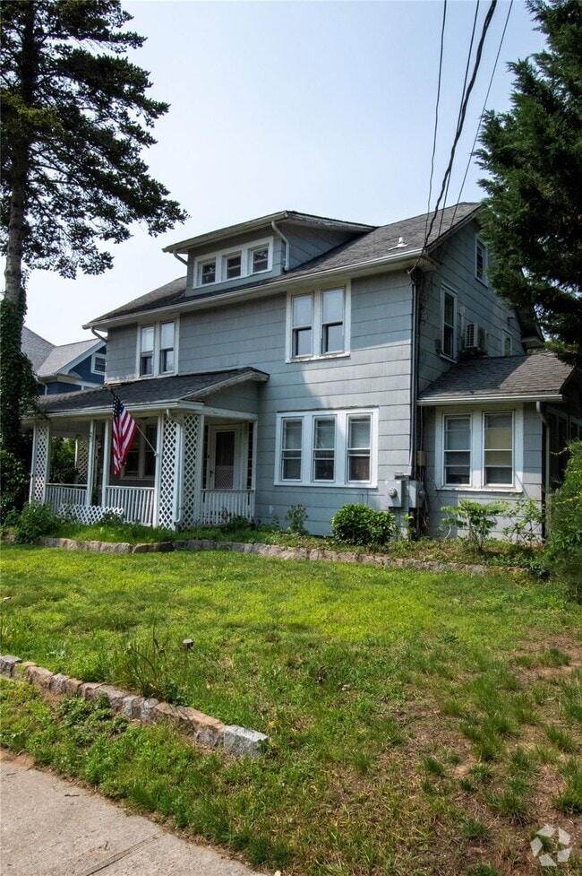 Building Photo - 25 Hillside Ave Unit 1 Rental