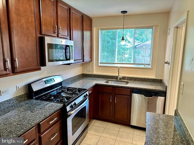 Building Photo - 10505 Montrose Ave Unit M-201 Rental