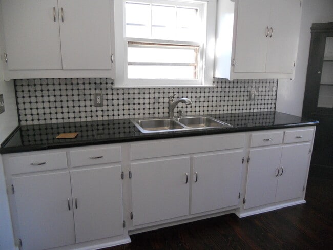 Photo - 441 Spring Ave NE