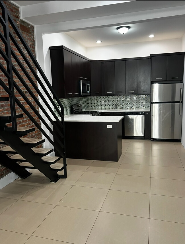 2575 22nd St Unit 2