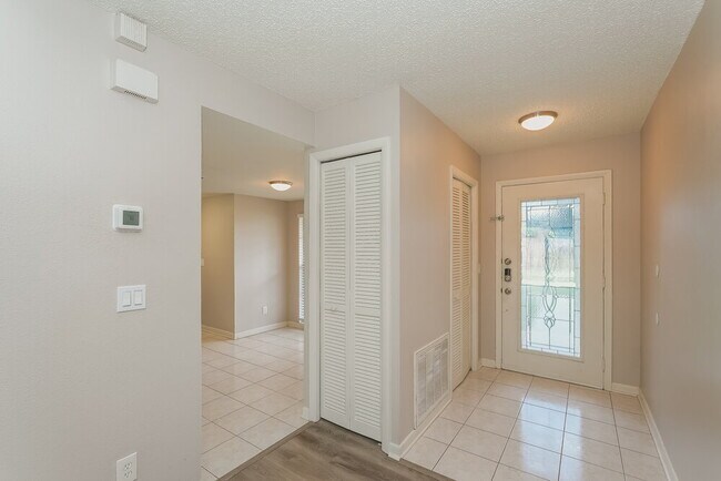 Photo - 936 Sunridge Point Dr