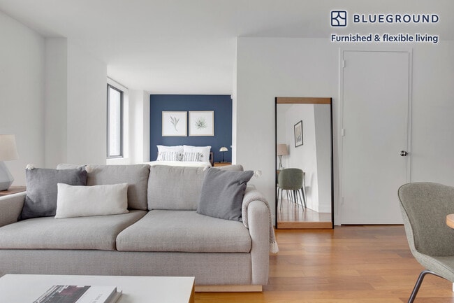 Photo - 290 3rd Ave Unit FL8-ID279