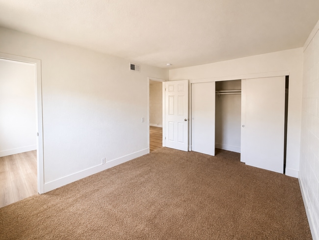 Photo - 2901 E Elm Ave Unidad 3