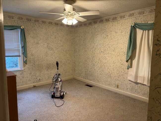 Photo - 3 Bedroom/1 Bath in Well Established Neighborhood