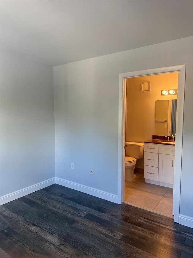 Photo - 320 Palm Cir E Unit 320