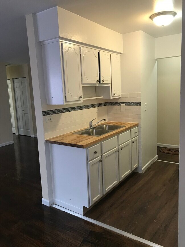 Photo - 5848 N Kenmore Ave Unit 208