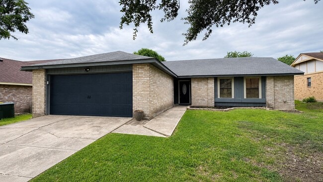 Building Photo - Spacious 3-bedroom, 2-bath rental offering 1,580 square feet in Schertz!