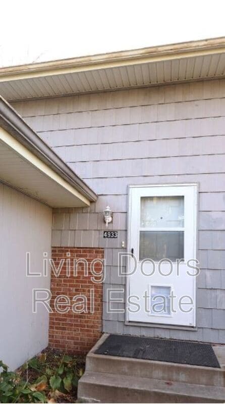 Photo - 4933 Ginny Ave