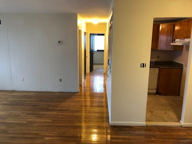 Photo - 202 Central St