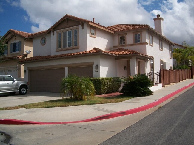 Building Photo - "Limited Time Move-in Special" to the pros... Rental