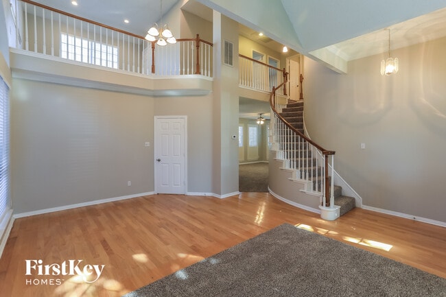 Photo - 311 Riverwalk Ln